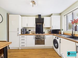 Kitchen/Breakfast Room- click for photo gallery